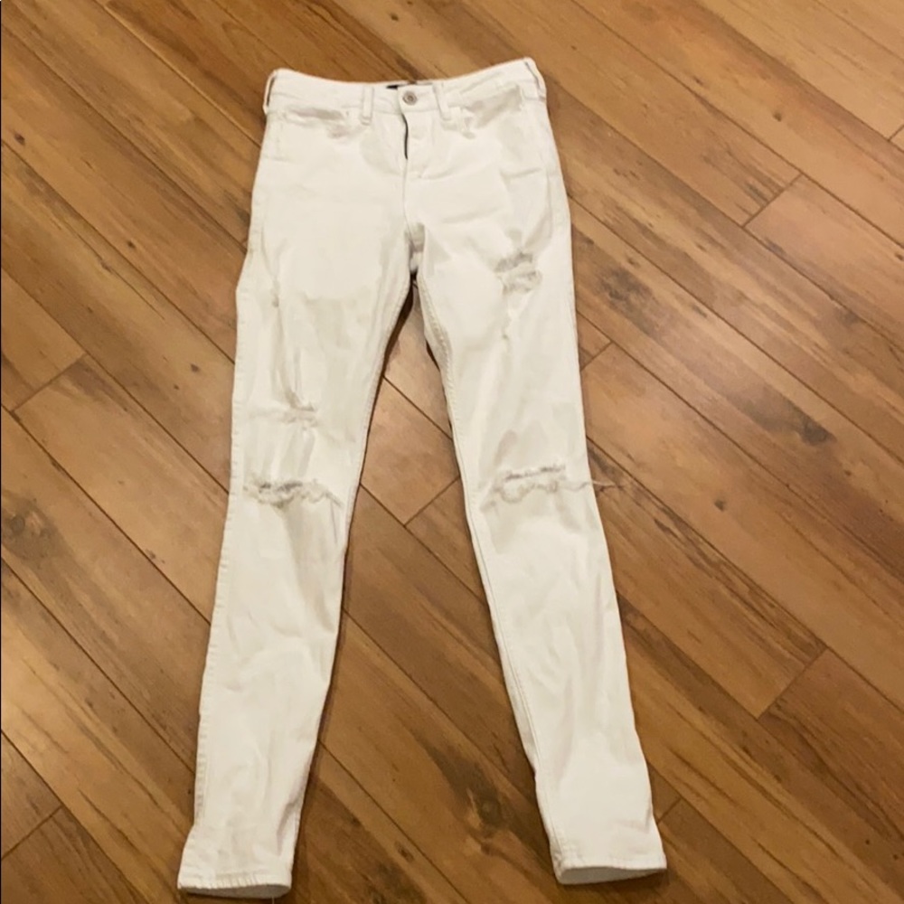 3 for $40🌼 Hollister distressed jeans